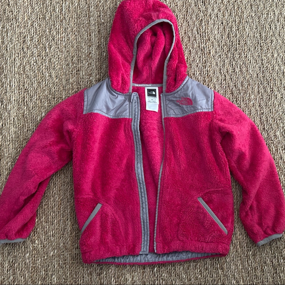 The North Face Fuchsia and Gray Hooded Jacket size 5 children’s. Broken zipper